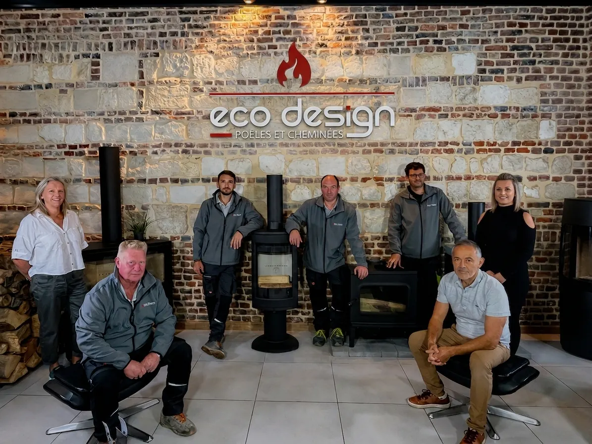L'équipe Eco Design dans le showroom de Neuville-Saint-Rémy